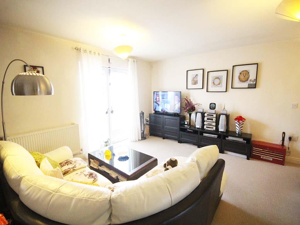 2 bedroom apartment For Sale in Colne - IMG_8084.jpg